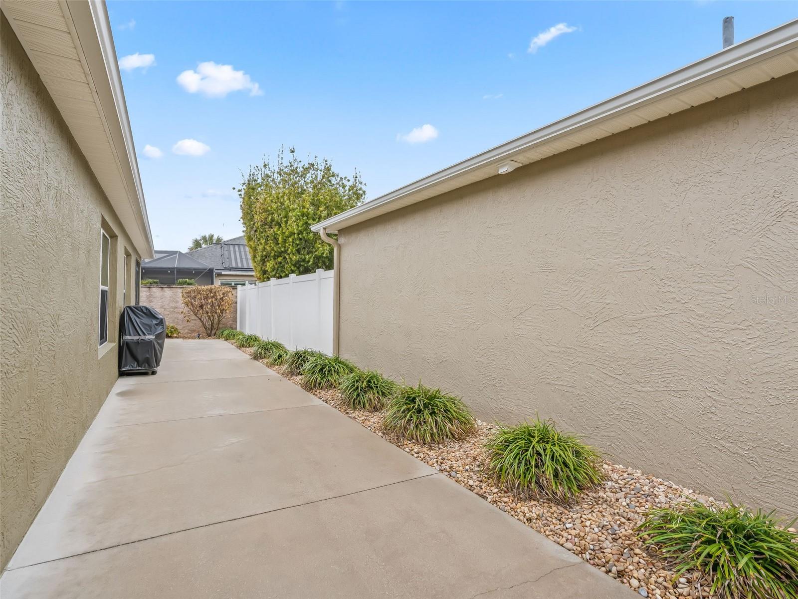 Image 45 of 52 For 3698 Robertson Way