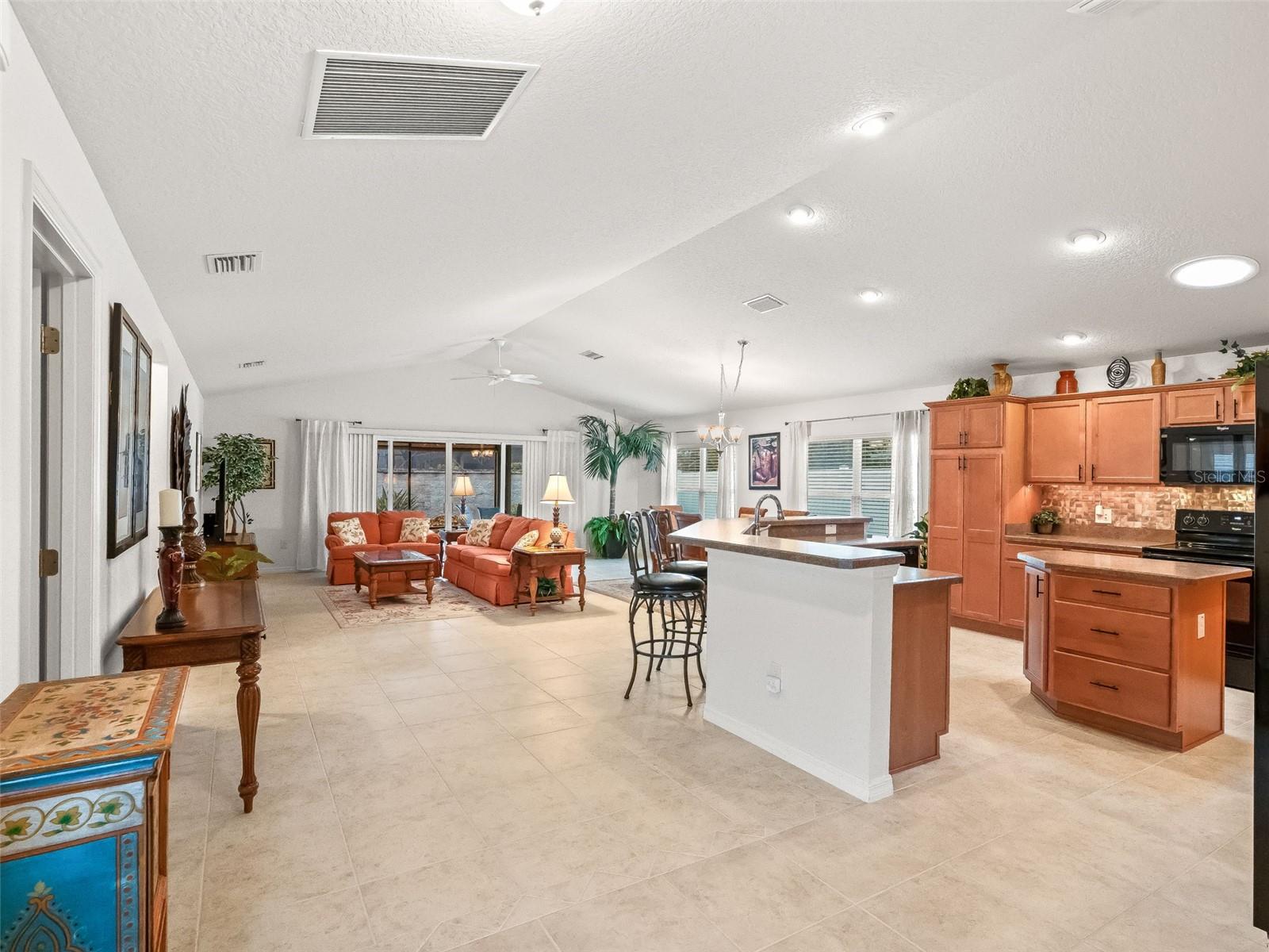 Image 8 of 52 For 3698 Robertson Way