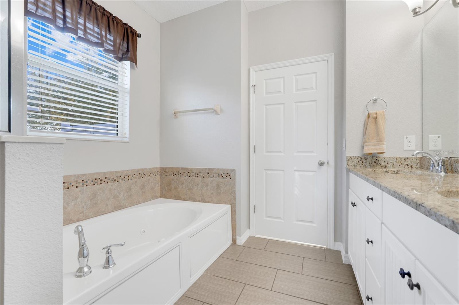 Image 24 of 45 For 10019 Lenox Street