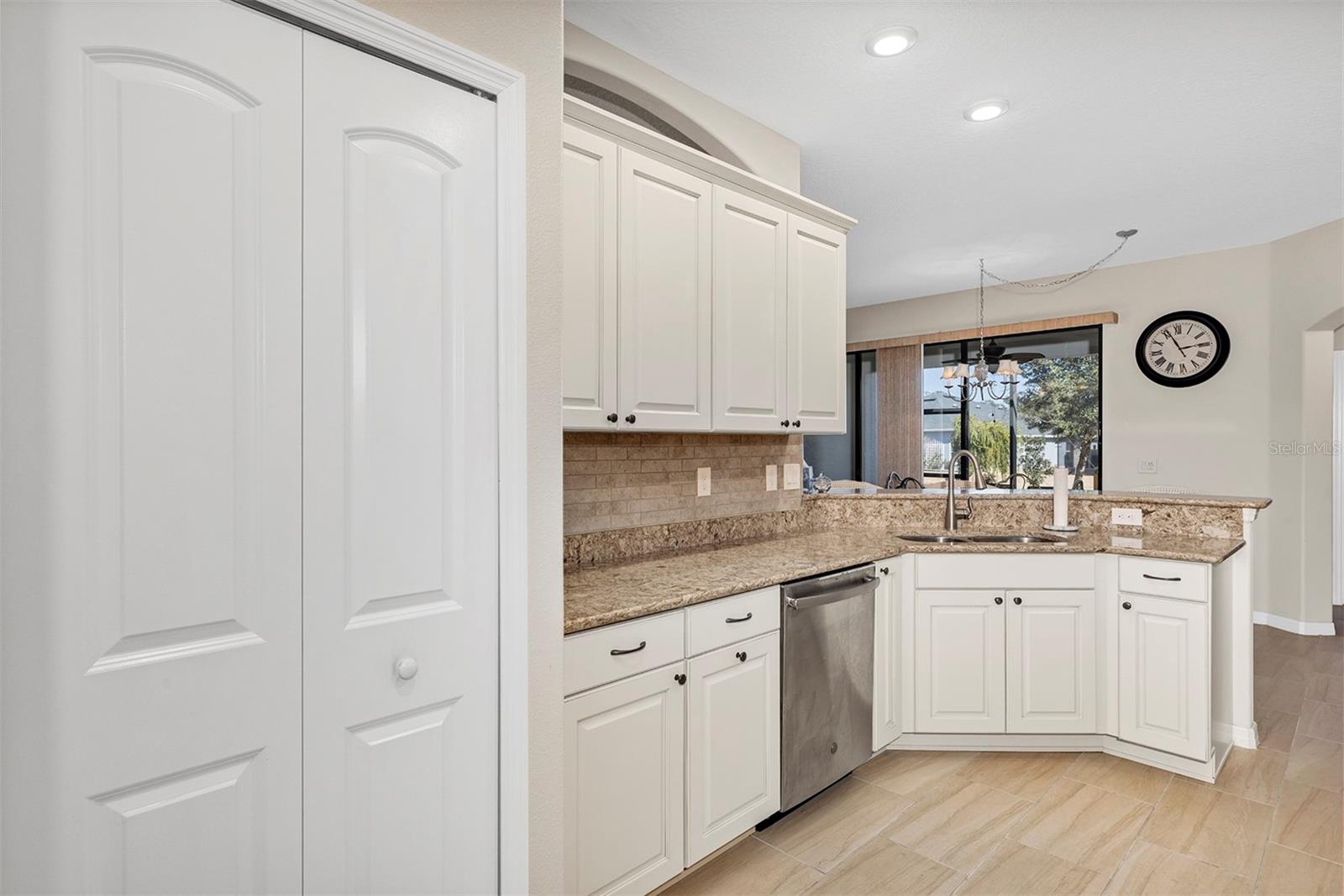 Image 11 of 54 For 3637 Arlington Ridge Boulevard