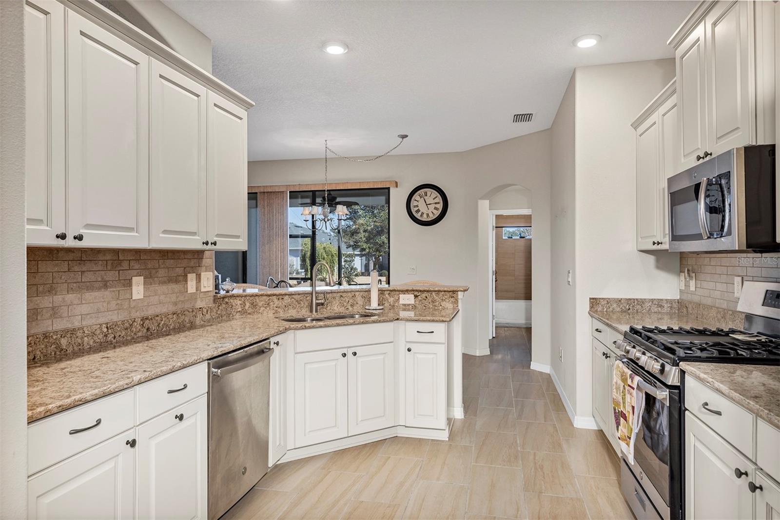 Image 12 of 54 For 3637 Arlington Ridge Boulevard