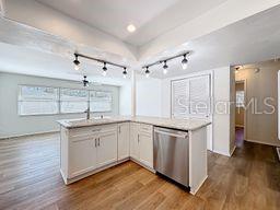 Image 14 of 33 For 1001 Chinaberry Road