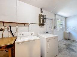 Image 27 of 33 For 1001 Chinaberry Road