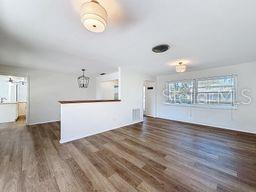 Image 6 of 33 For 1001 Chinaberry Road