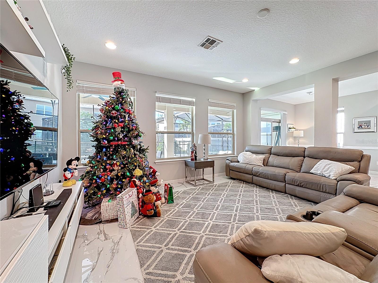 Image 21 of 96 For 15327 Heron Hideaway Circle