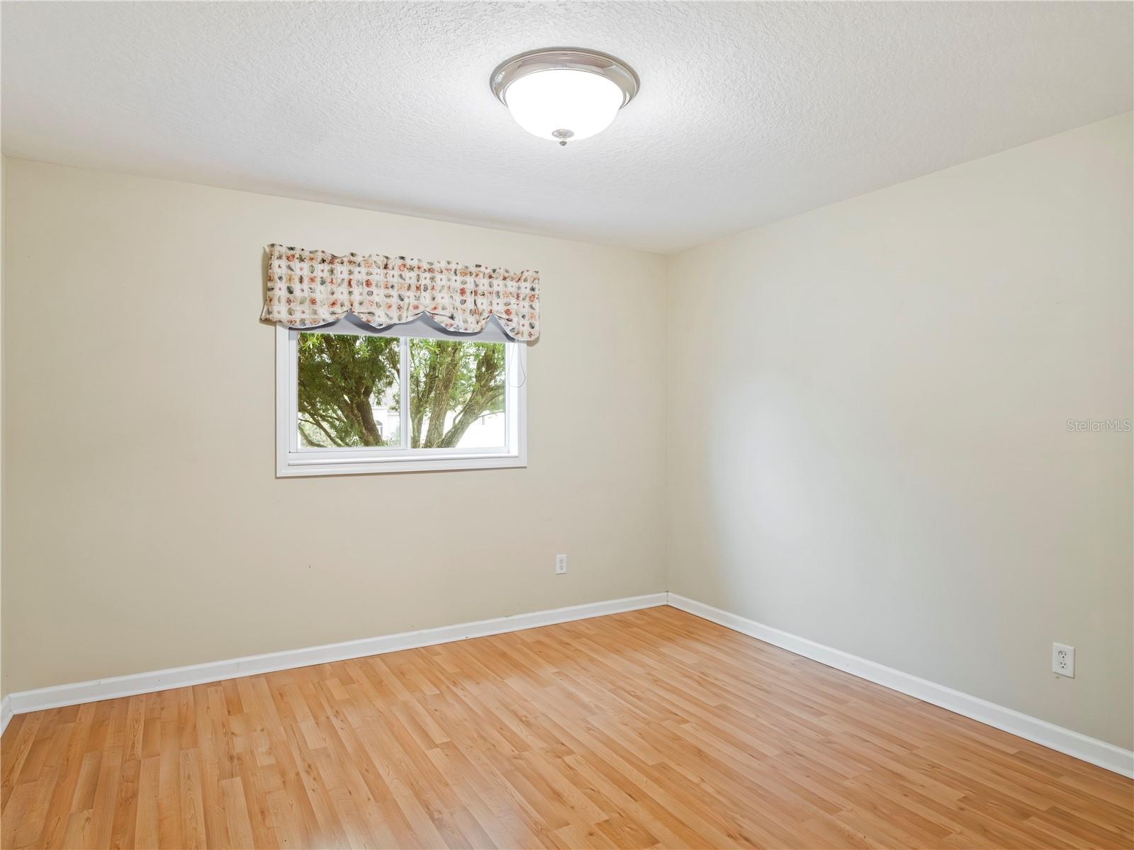 Image 16 of 29 For 1870 56th Terrace