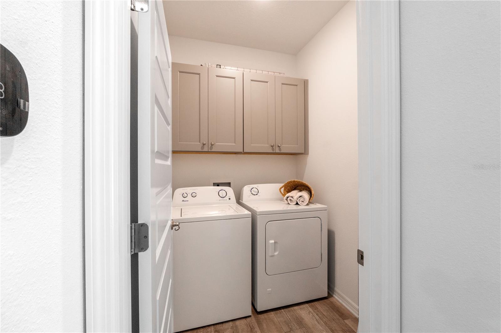 Image 15 of 27 For 9325 106th Avenue