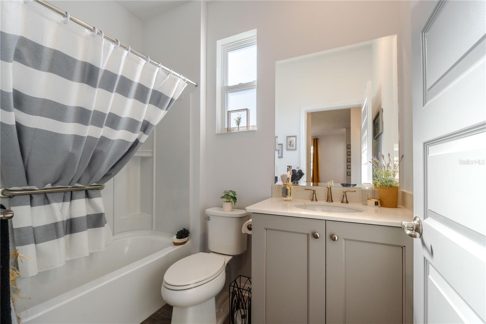 Image 26 of 27 For 9325 106th Avenue