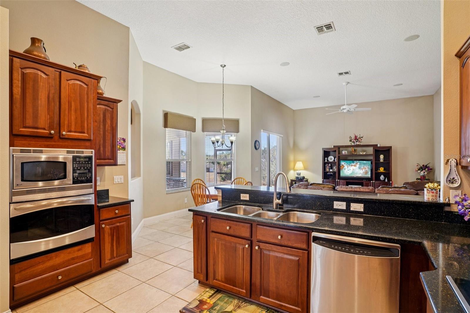 Image 11 of 69 For 6114 Tremayne Drive