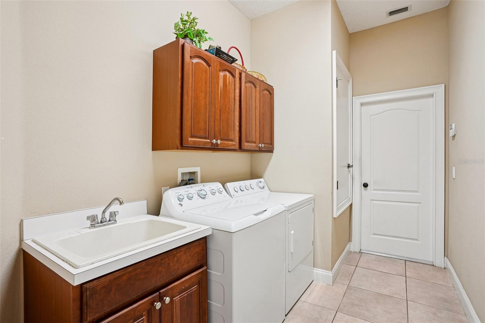 Image 45 of 69 For 6114 Tremayne Drive