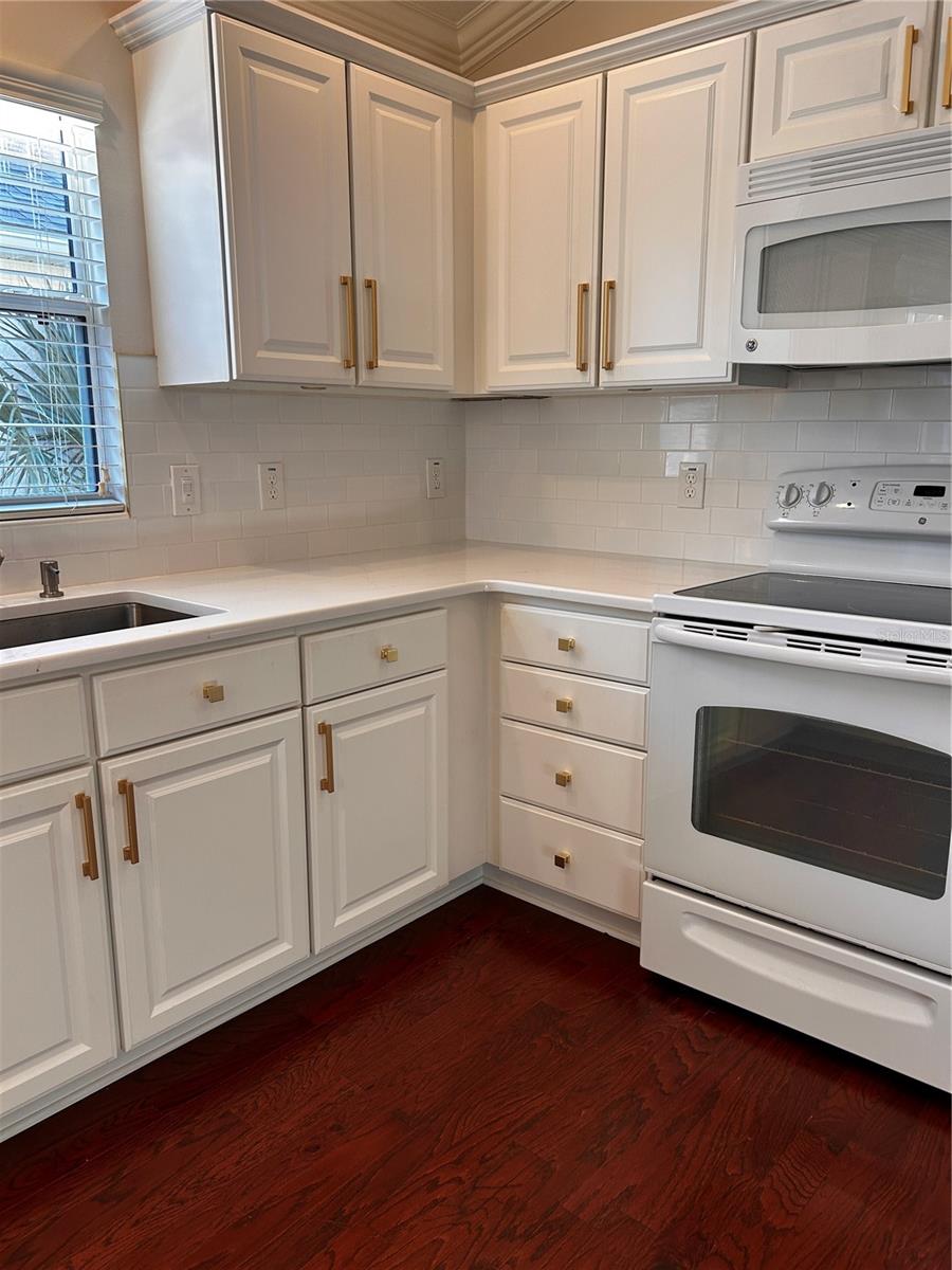 Image 12 of 30 For 1204 Flamingo Place