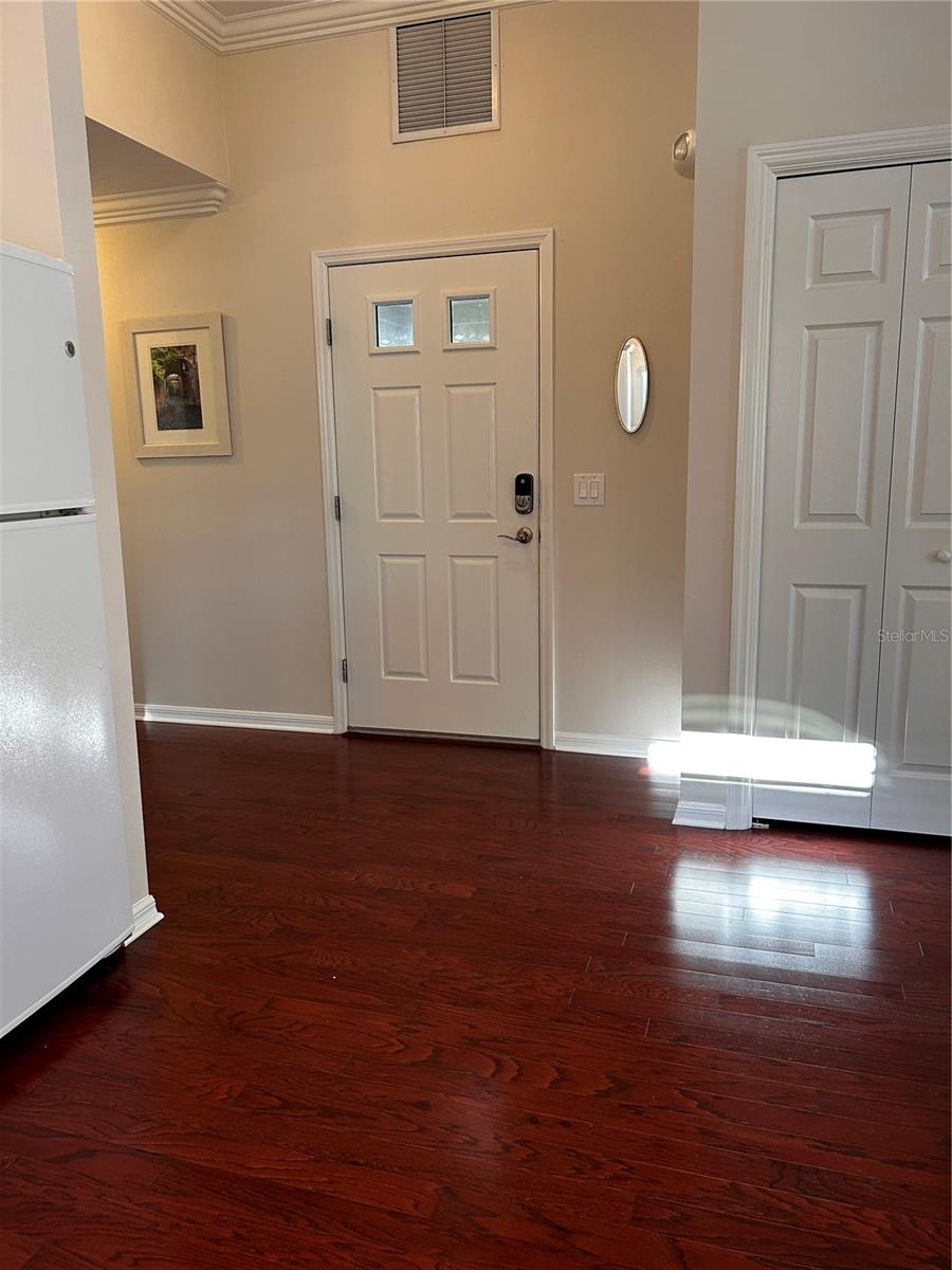 Image 7 of 30 For 1204 Flamingo Place