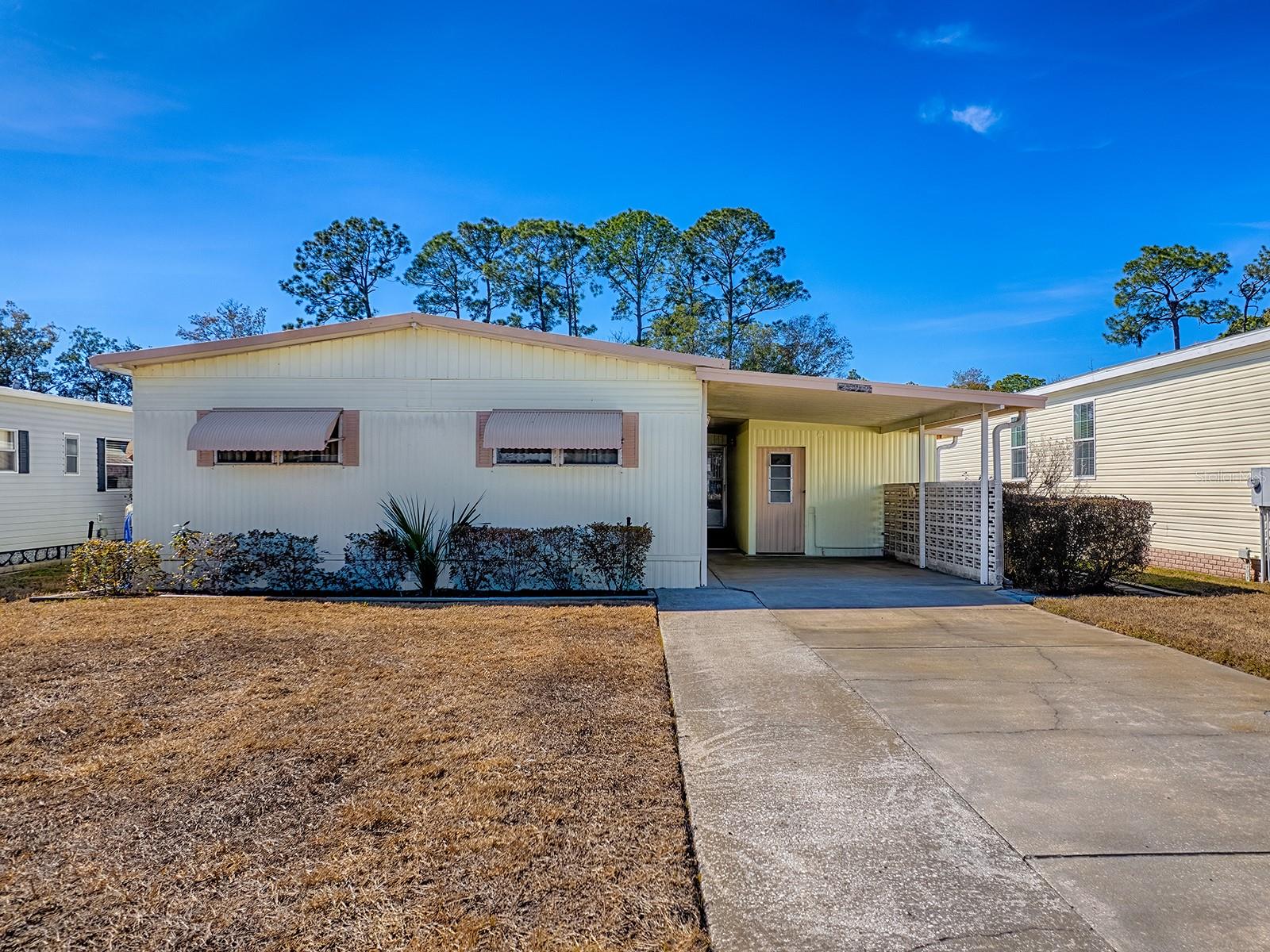 Image 2 of 31 For 25919 Zinnia Lane