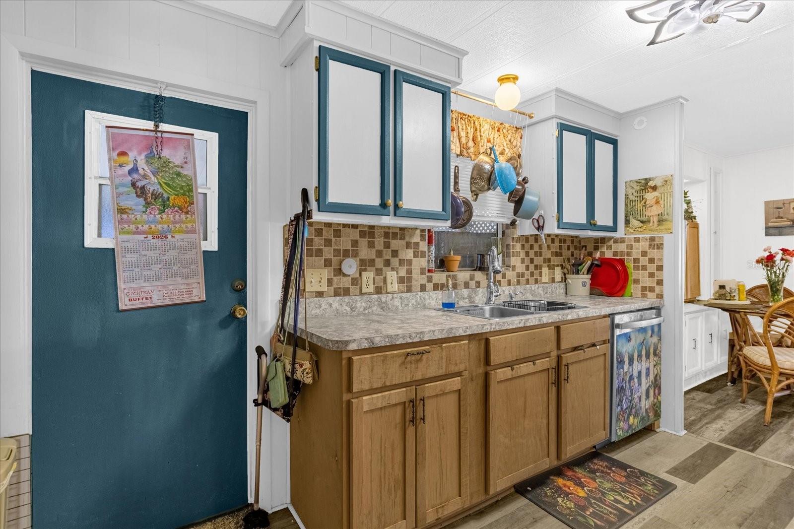 Image 11 of 55 For 115 Tropical Lane