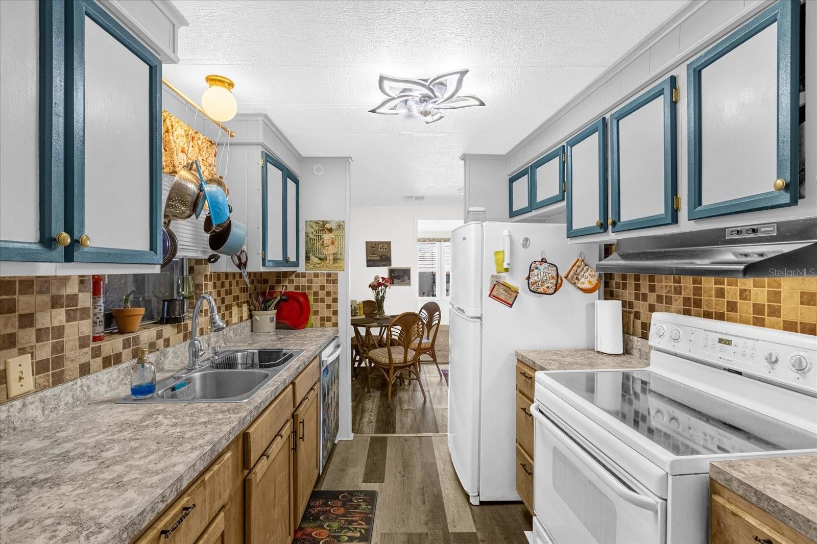 Image 13 of 55 For 115 Tropical Lane