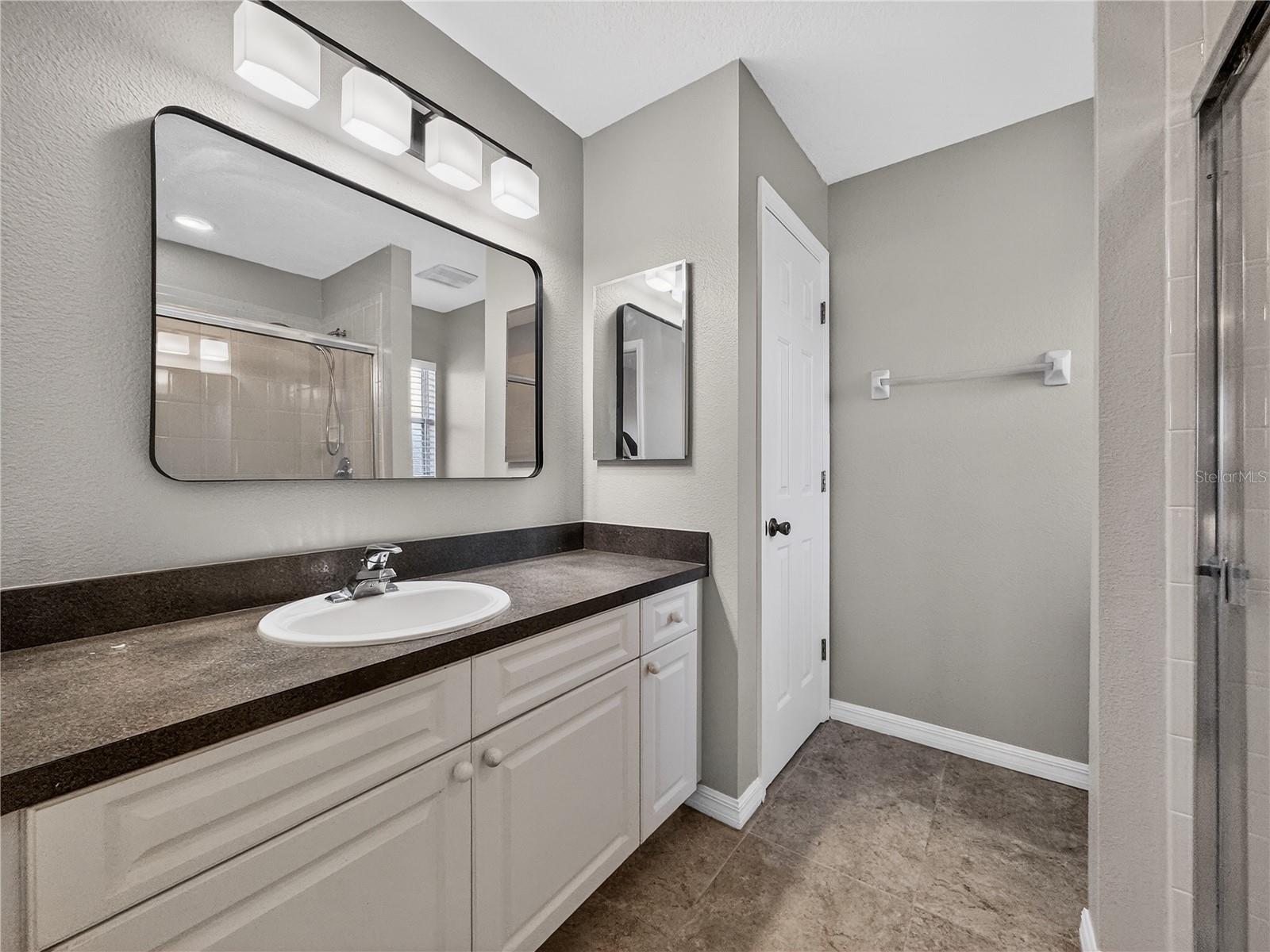 Image 14 of 37 For 14309 Golden View Drive