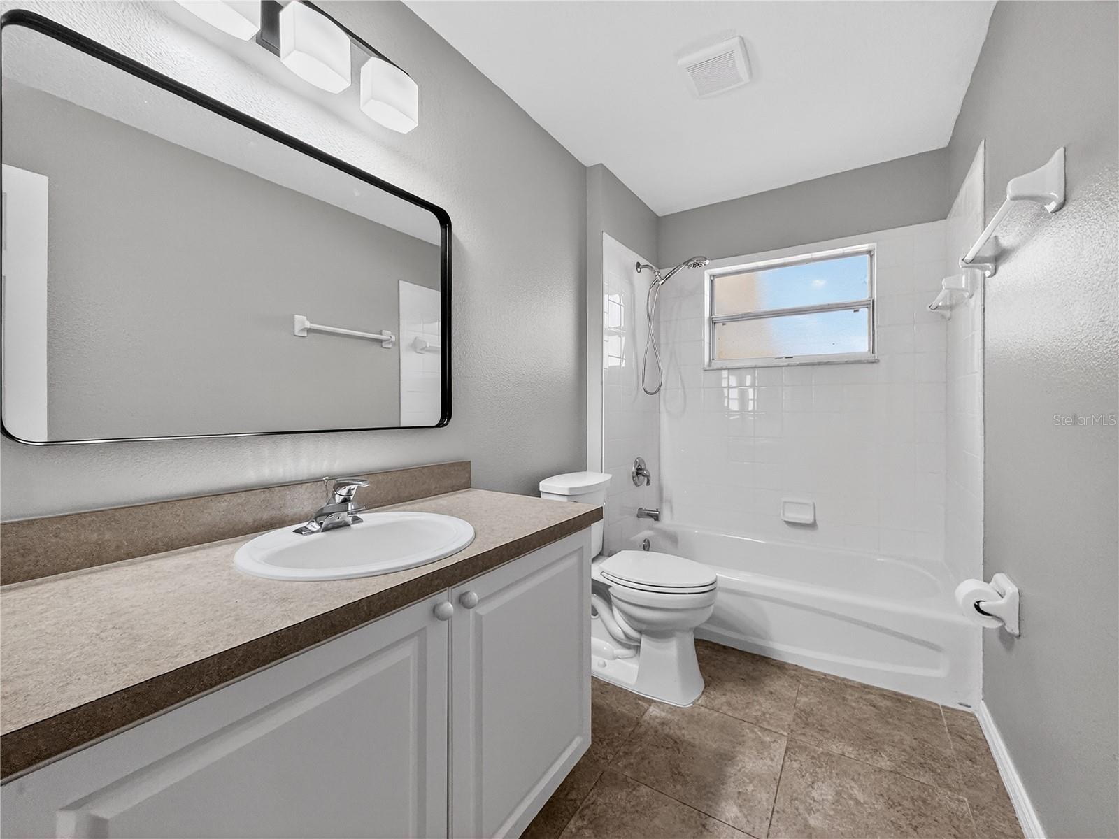 Image 21 of 37 For 14309 Golden View Drive