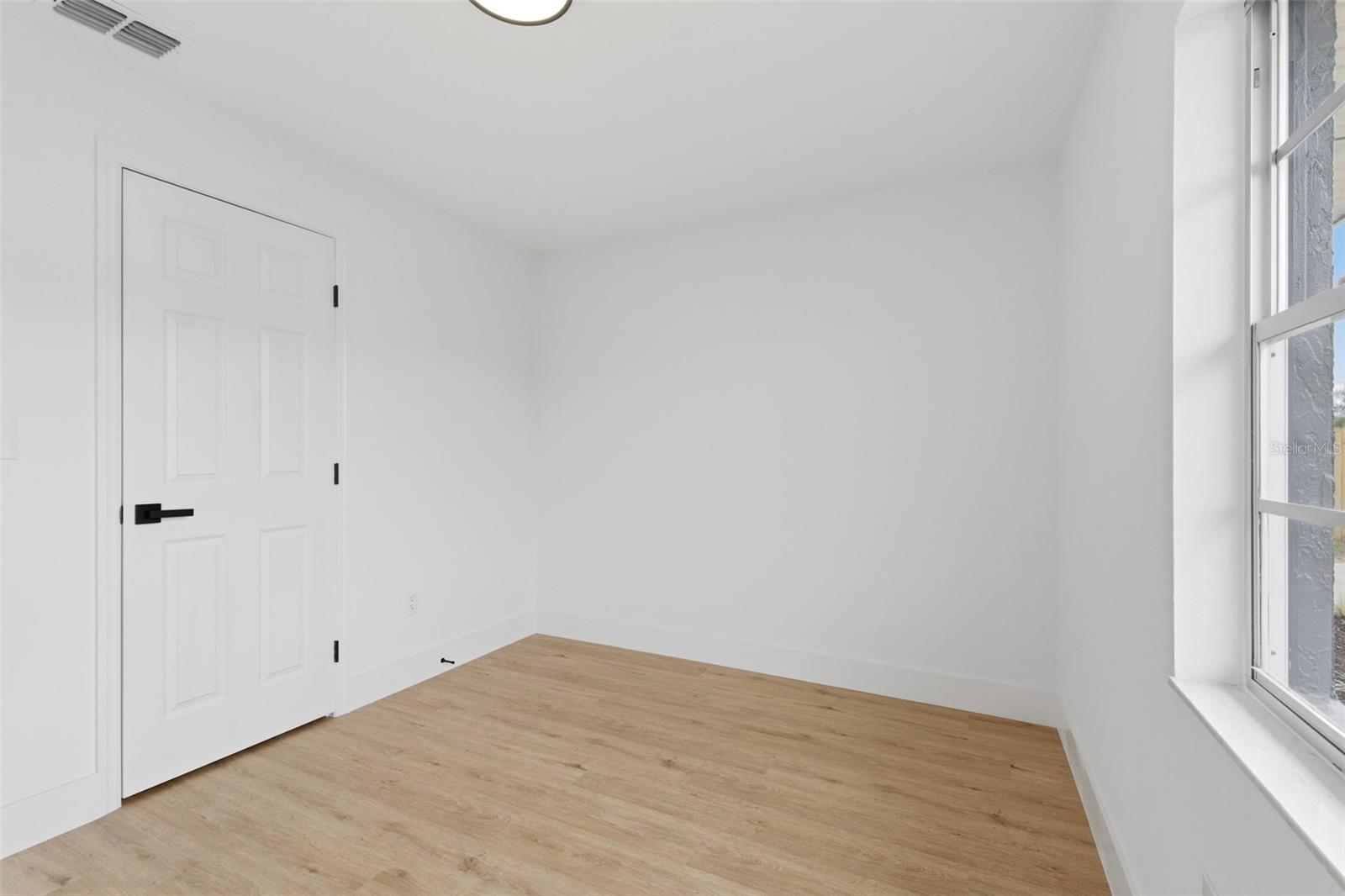 Image 13 of 38 For 211 Benchor Road