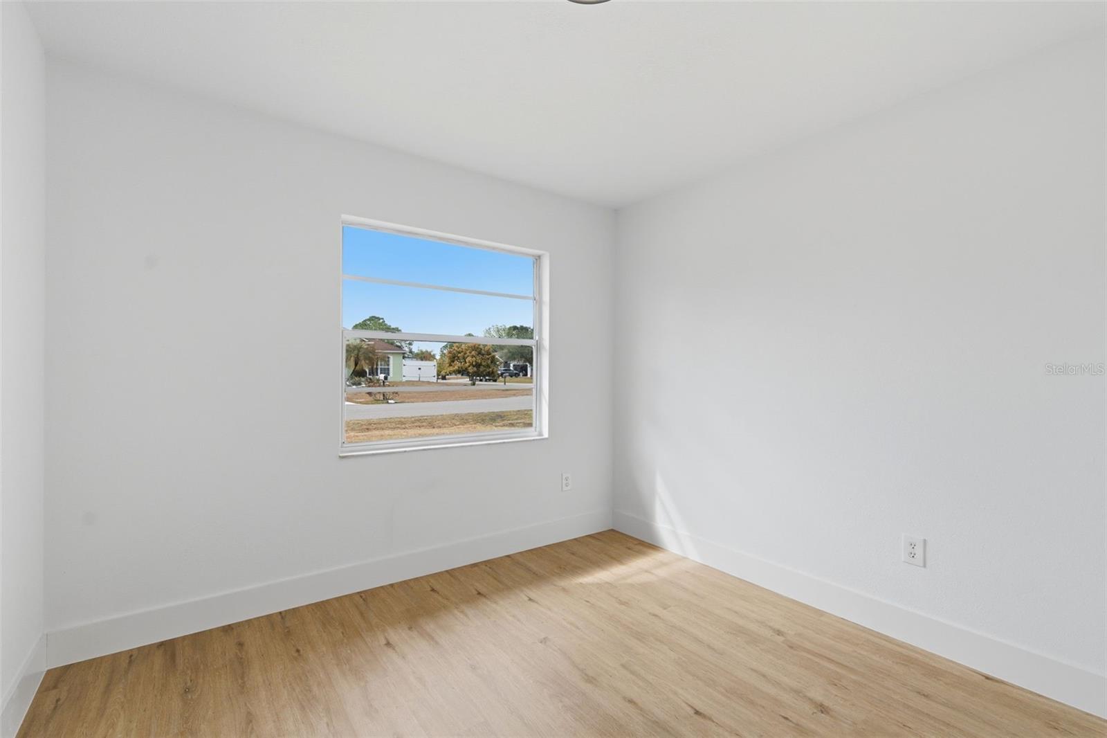 Image 16 of 38 For 211 Benchor Road