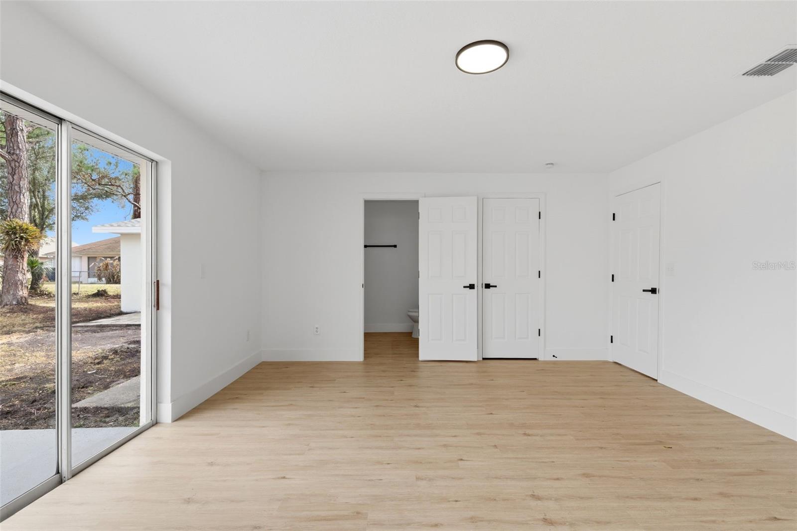 Image 23 of 38 For 211 Benchor Road