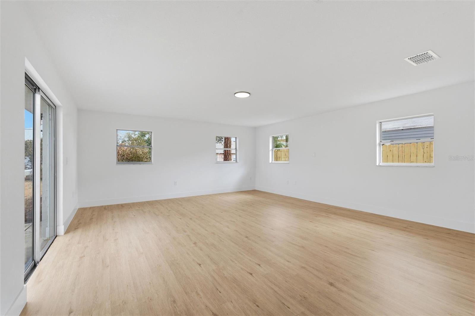 Image 29 of 38 For 211 Benchor Road