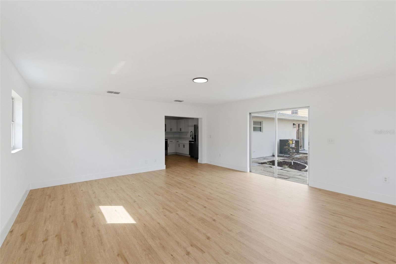 Image 31 of 38 For 211 Benchor Road