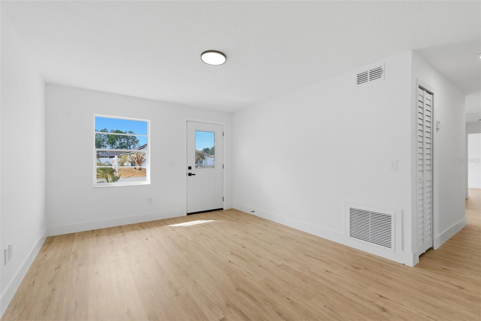 Image 9 of 38 For 211 Benchor Road