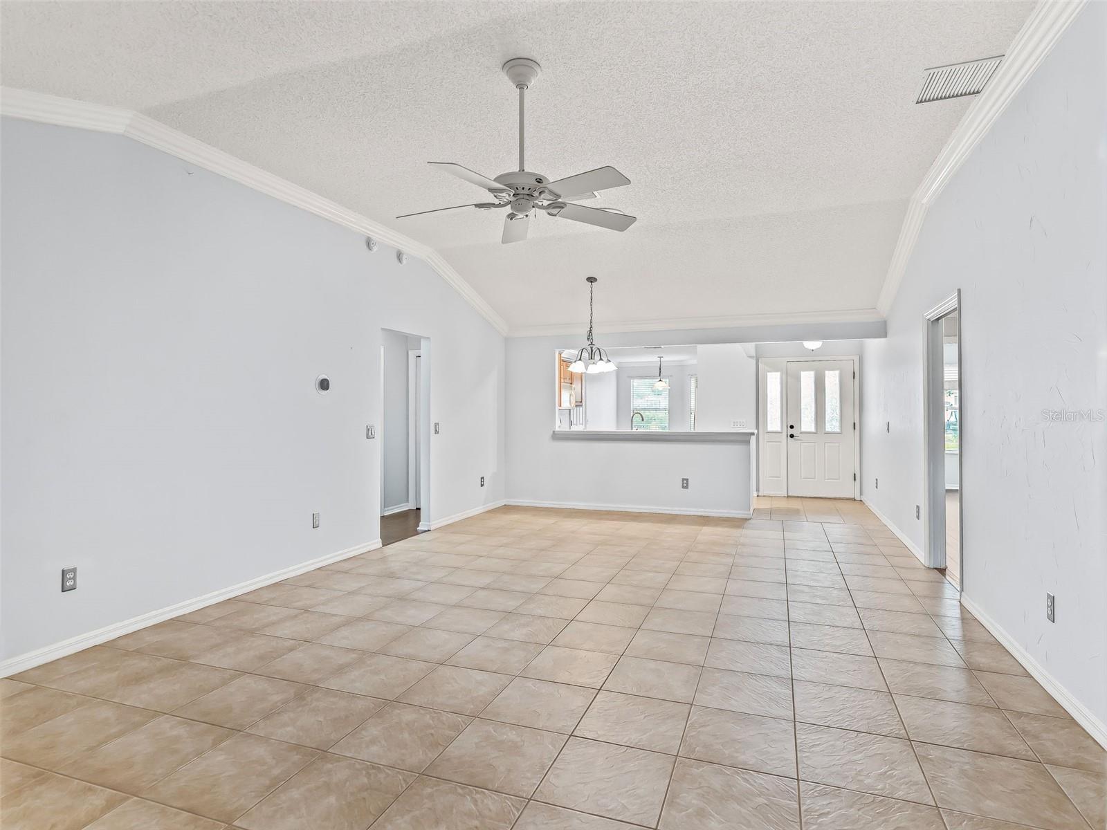 Listing photo id 8 for 485 Mallory Hill Drive