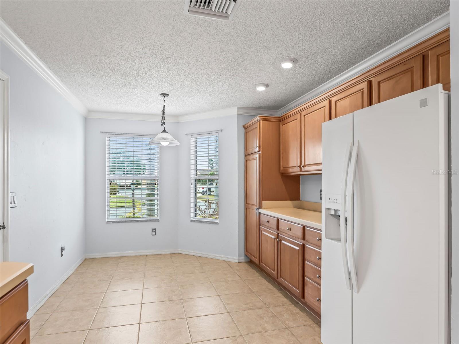 Listing photo id 9 for 485 Mallory Hill Drive