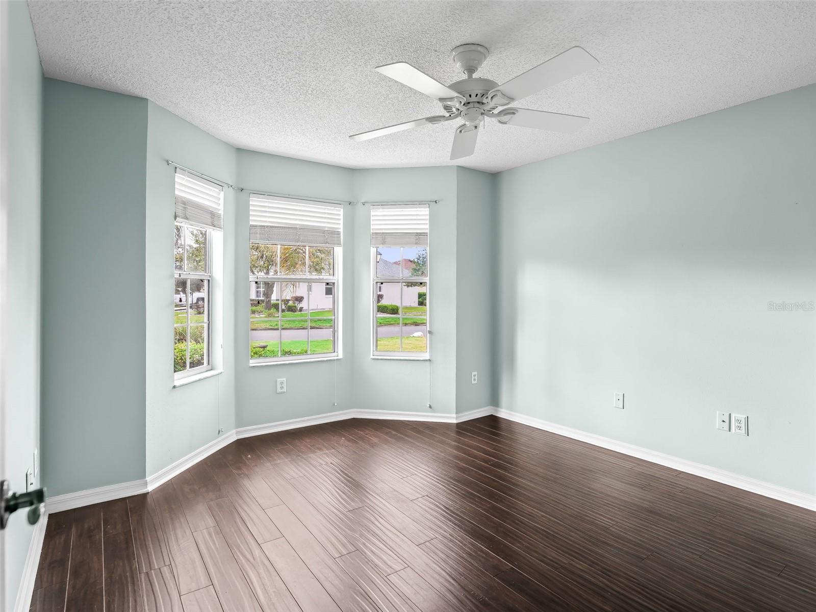 Listing photo id 14 for 485 Mallory Hill Drive