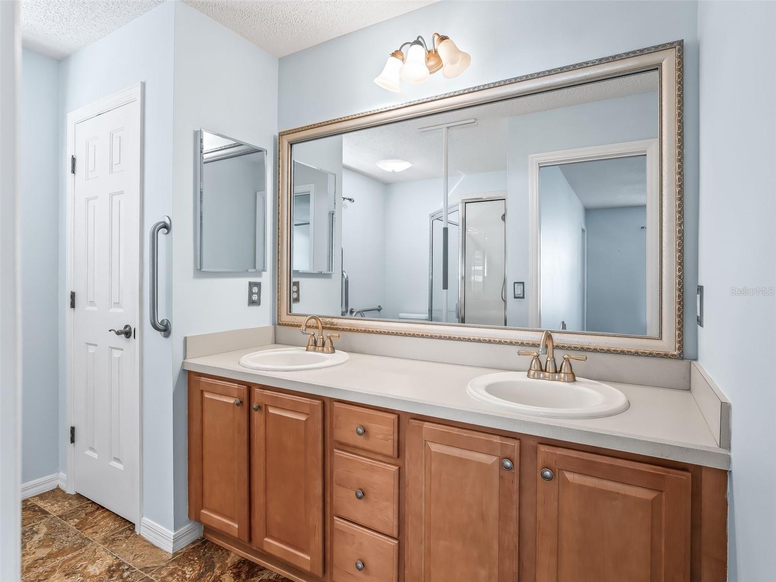 Listing photo id 22 for 485 Mallory Hill Drive