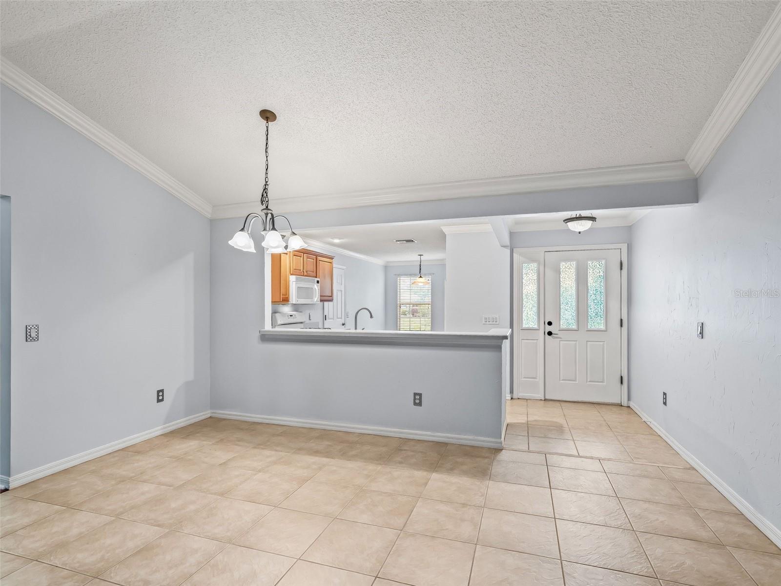 Listing photo id 3 for 485 Mallory Hill Drive