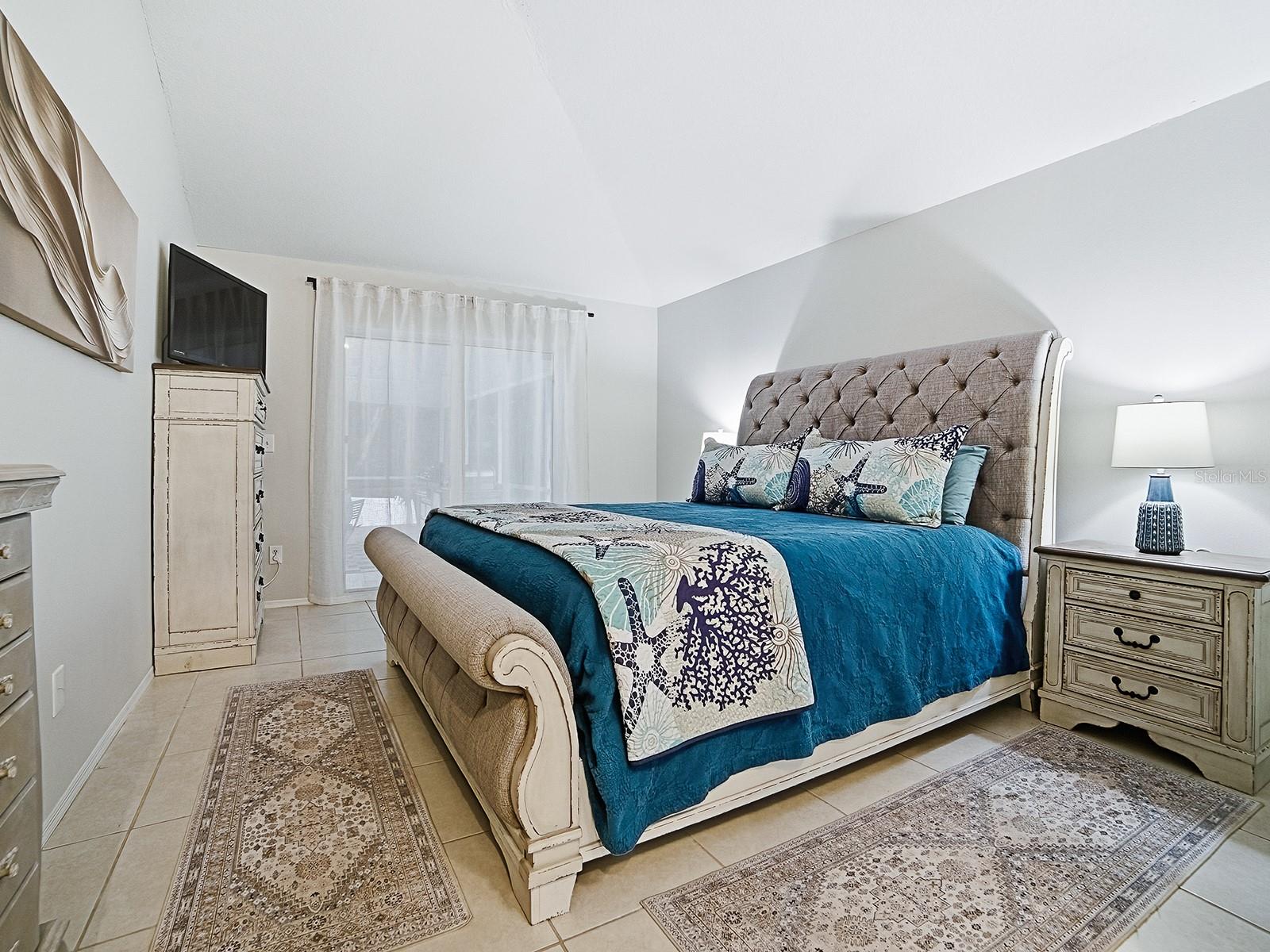 Image 19 of 31 For 104 Vista Avenue