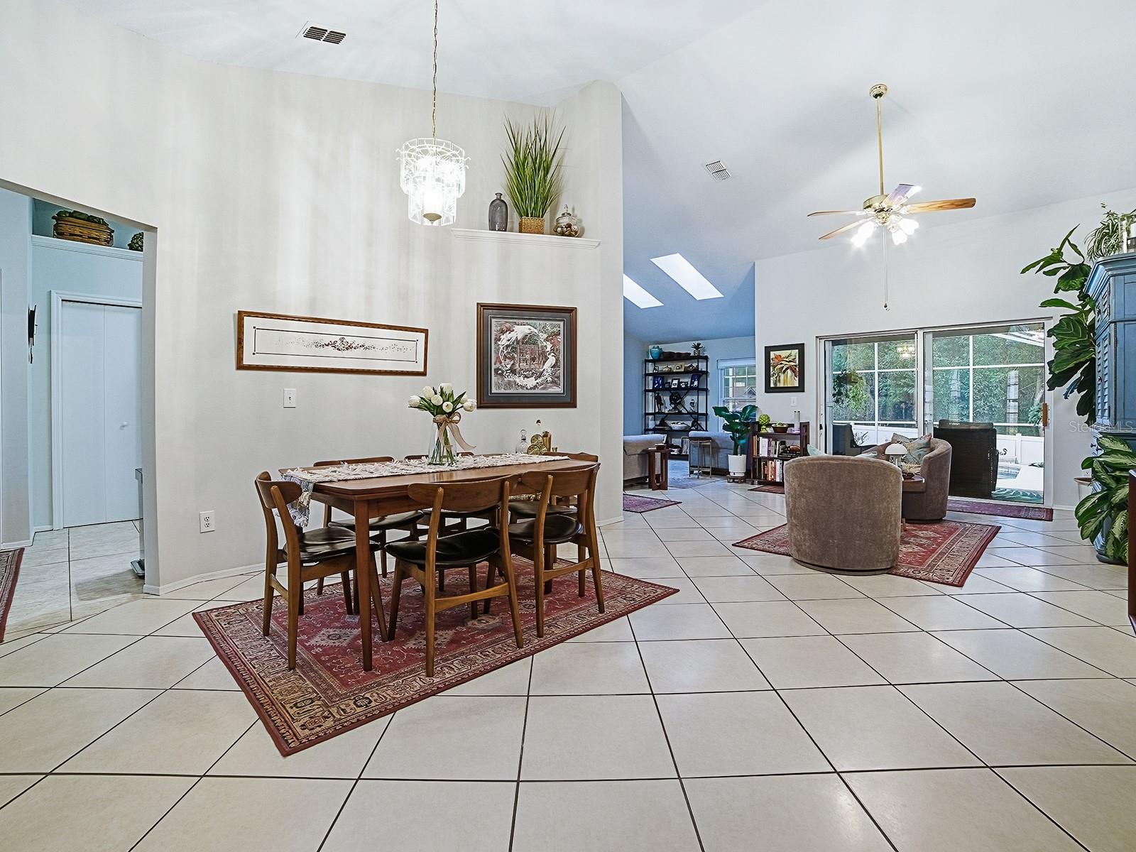 Image 4 of 31 For 104 Vista Avenue