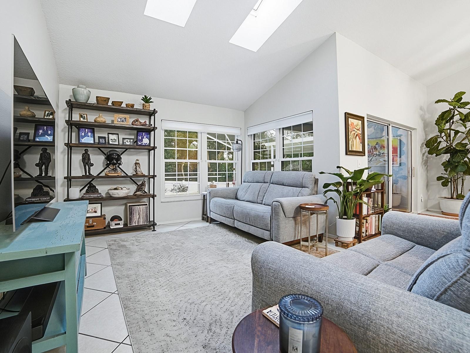 Image 8 of 31 For 104 Vista Avenue