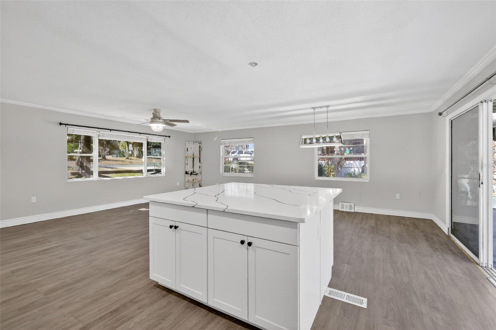 Image 20 of 36 For 1824 Crestview Drive