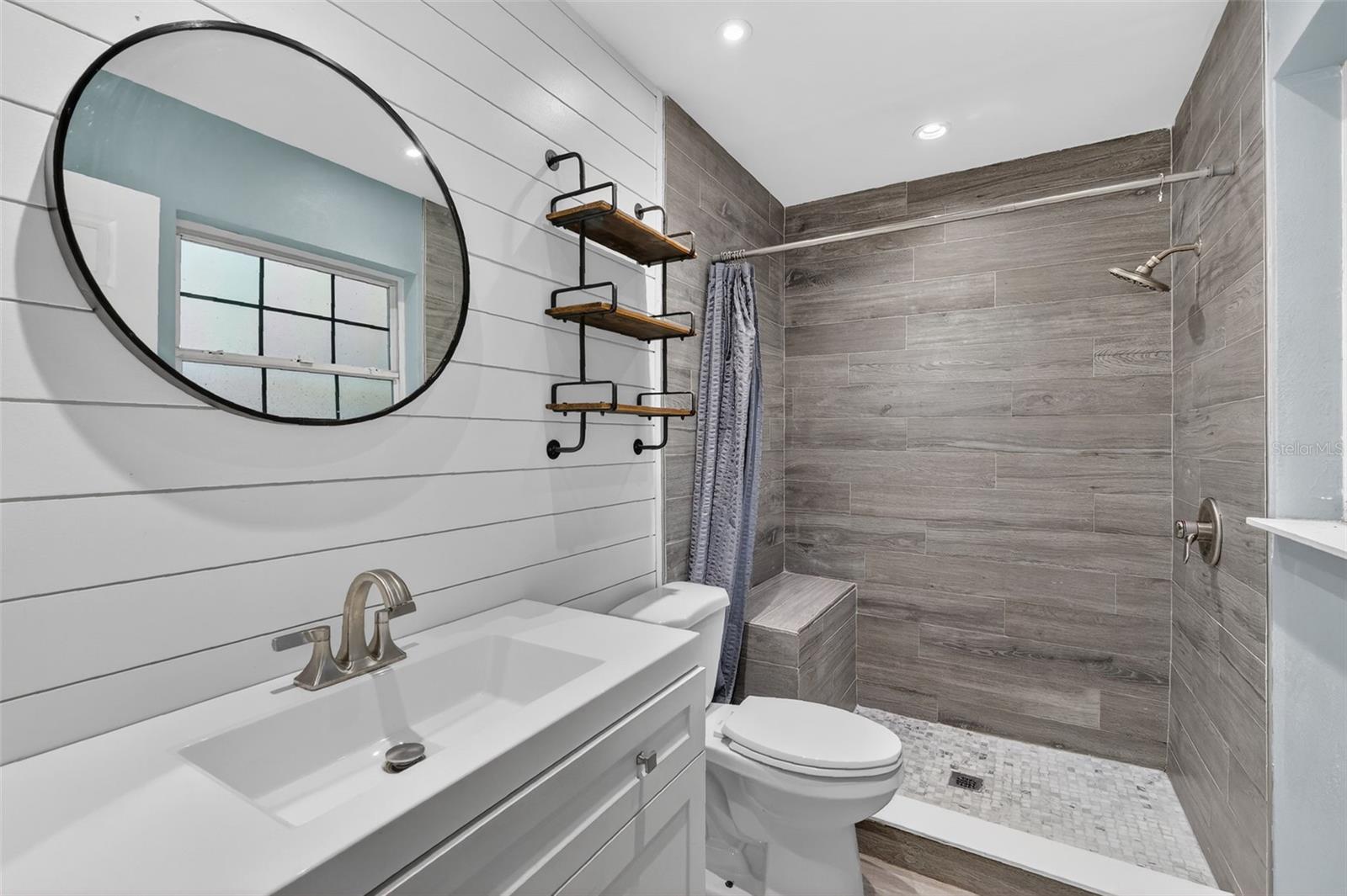 Image 27 of 36 For 1824 Crestview Drive