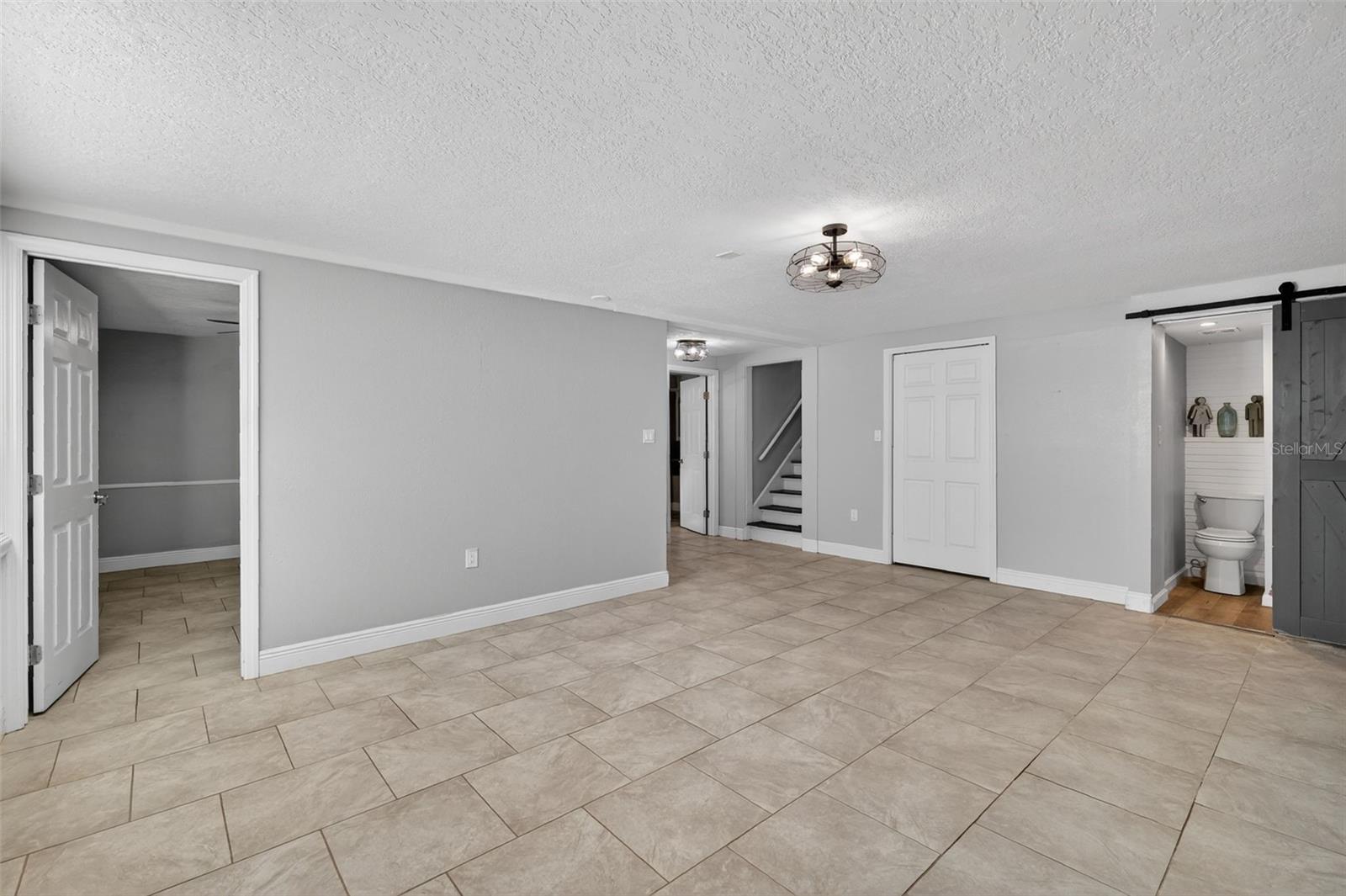 Image 32 of 36 For 1824 Crestview Drive