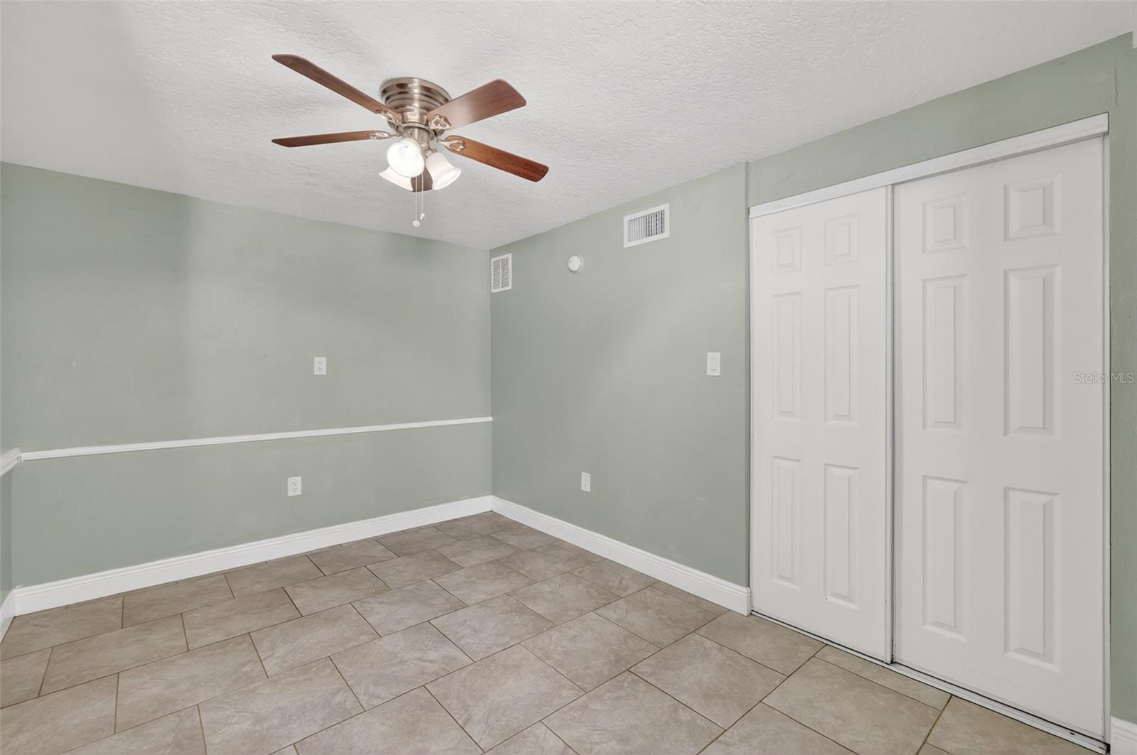 Image 33 of 36 For 1824 Crestview Drive