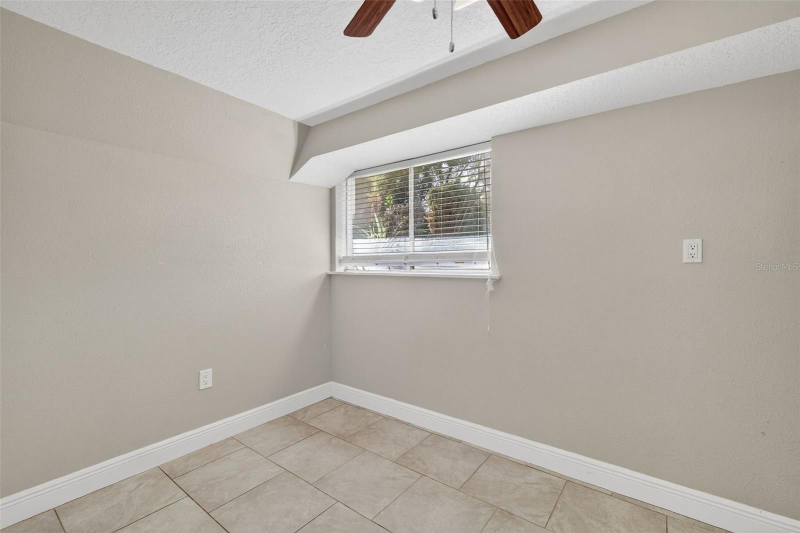 Image 34 of 36 For 1824 Crestview Drive