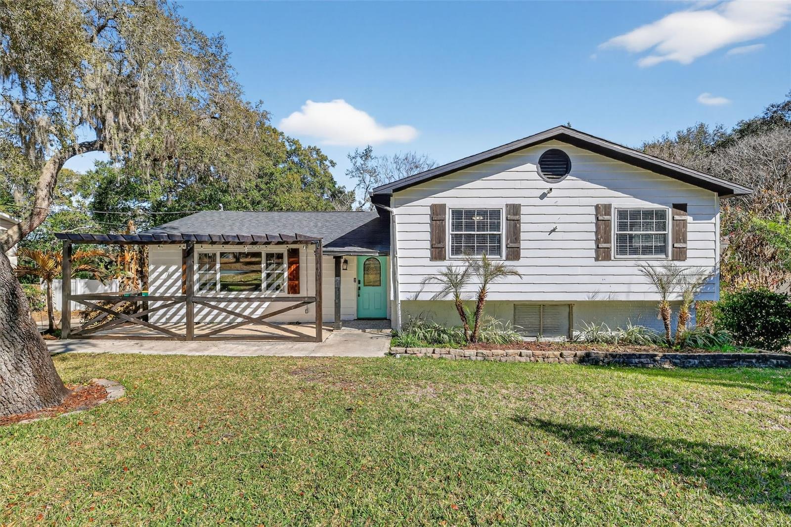 Image 7 of 36 For 1824 Crestview Drive