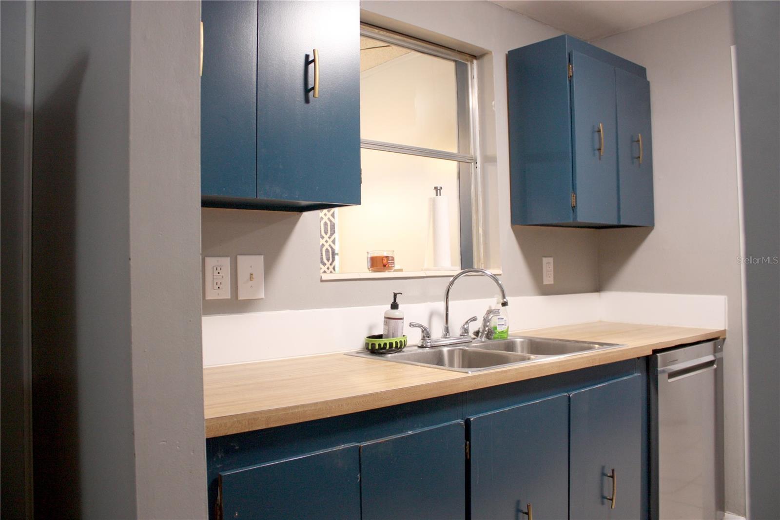 Image 9 of 39 For 2071 Canal Road