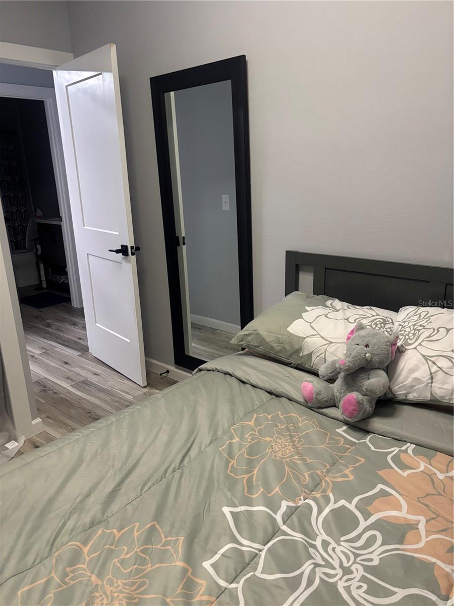 Image 11 of 30 For 645 Cr 485a  