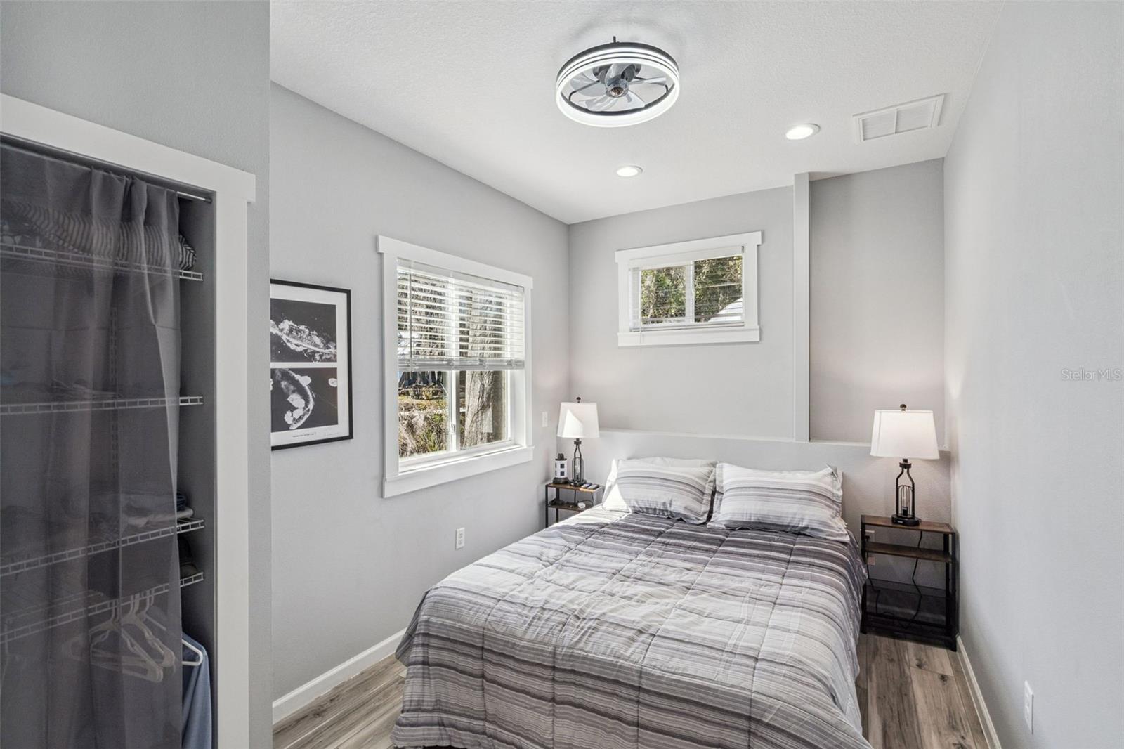 Image 12 of 30 For 645 Cr 485a  