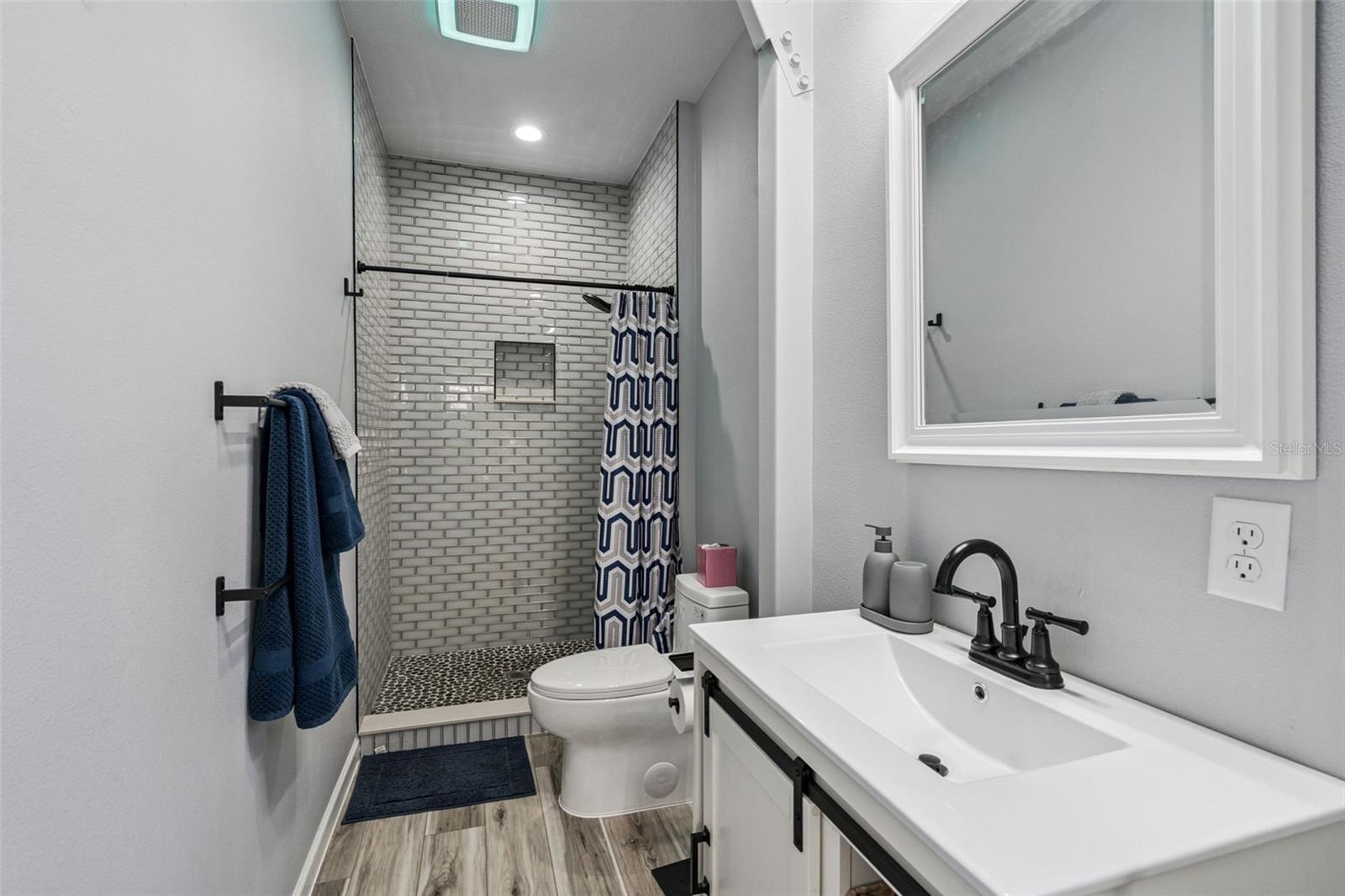 Image 14 of 30 For 645 Cr 485a  