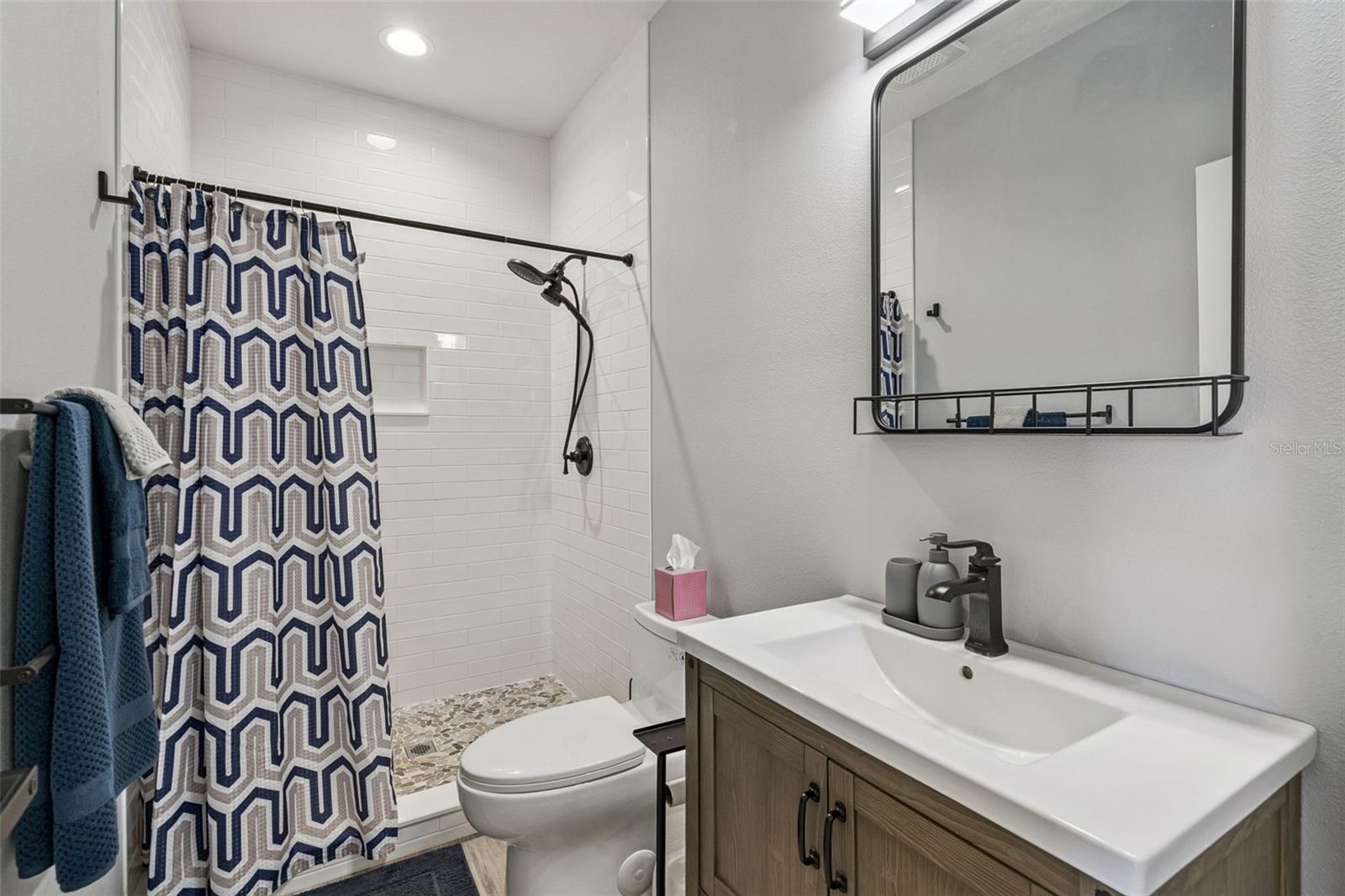 Image 16 of 30 For 645 Cr 485a  