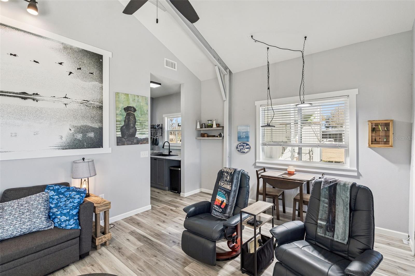 Image 5 of 30 For 645 Cr 485a  