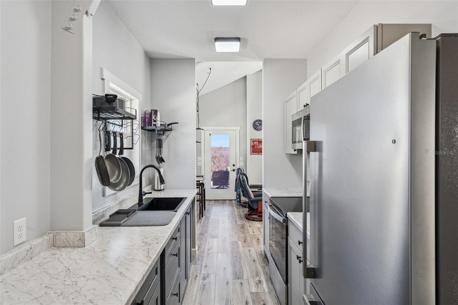 Image 7 of 30 For 645 Cr 485a  