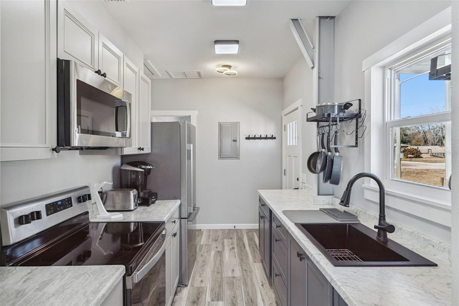 Image 9 of 30 For 645 Cr 485a  