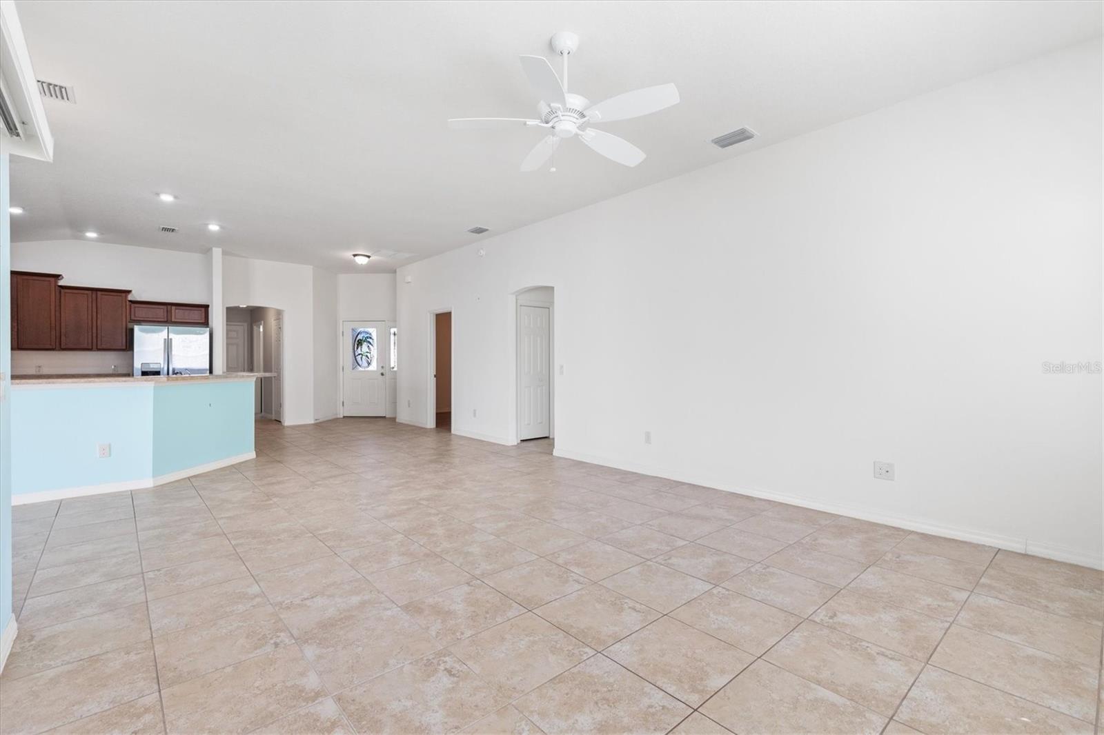 Image 15 of 39 For 2610 Lindewood Street